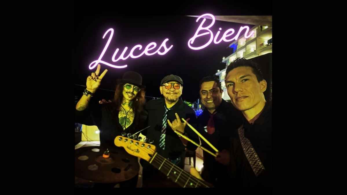 Luces Bien at Corner Bar 44