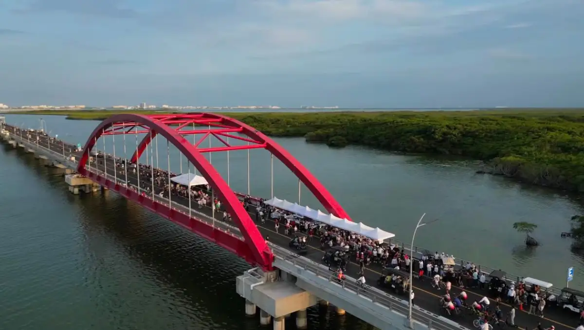 Social Run on the Nichupté Bridge